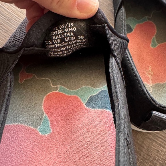 OluKai Halewa Slip On Shoes - Black Mesh Comfort Casual Size US W8 EUR 38 - Picture 4 of 6